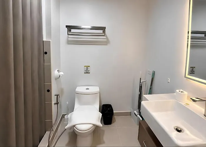 Apartment Avida Riala, It Park - Style - Queen Bed - Swimming Pool *